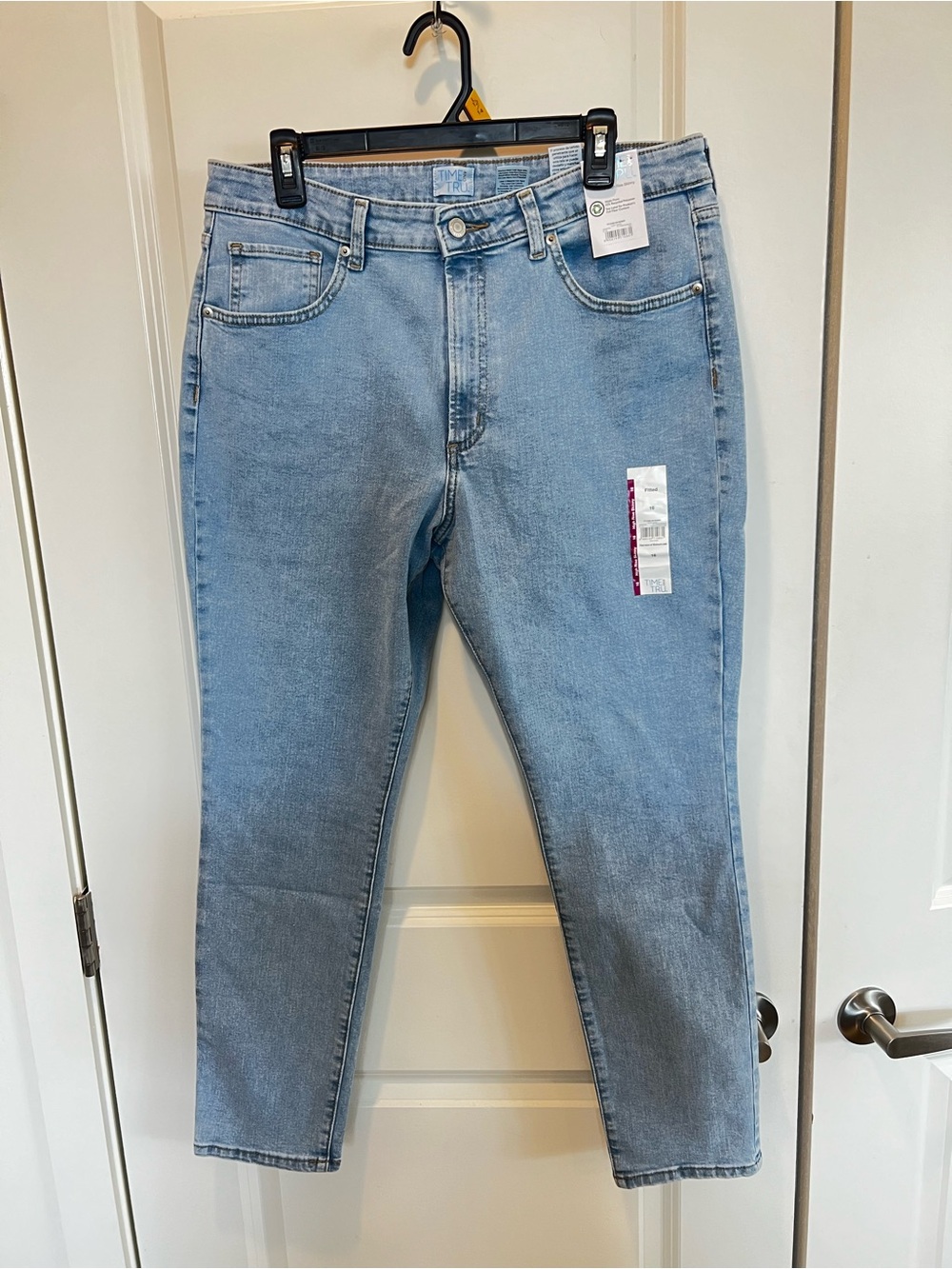 Time and Tru Light Blue Slim Straight Womans Jeans